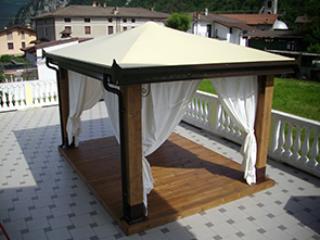 Gazebo in legno da giardino e tarrazzo con coperture in legno o pvc