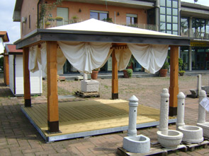 Gazebo in legno da giardino e tarrazzo con coperture in legno o pvc